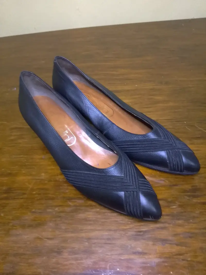 Zapatos de tacón bajo negros elegantes - 1