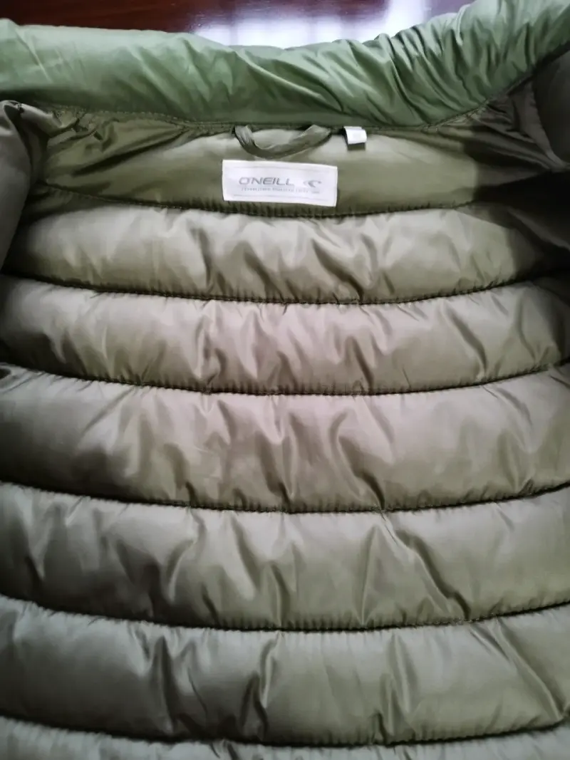 Chaqueta acolchada verde O'Neill para mujer. - 3