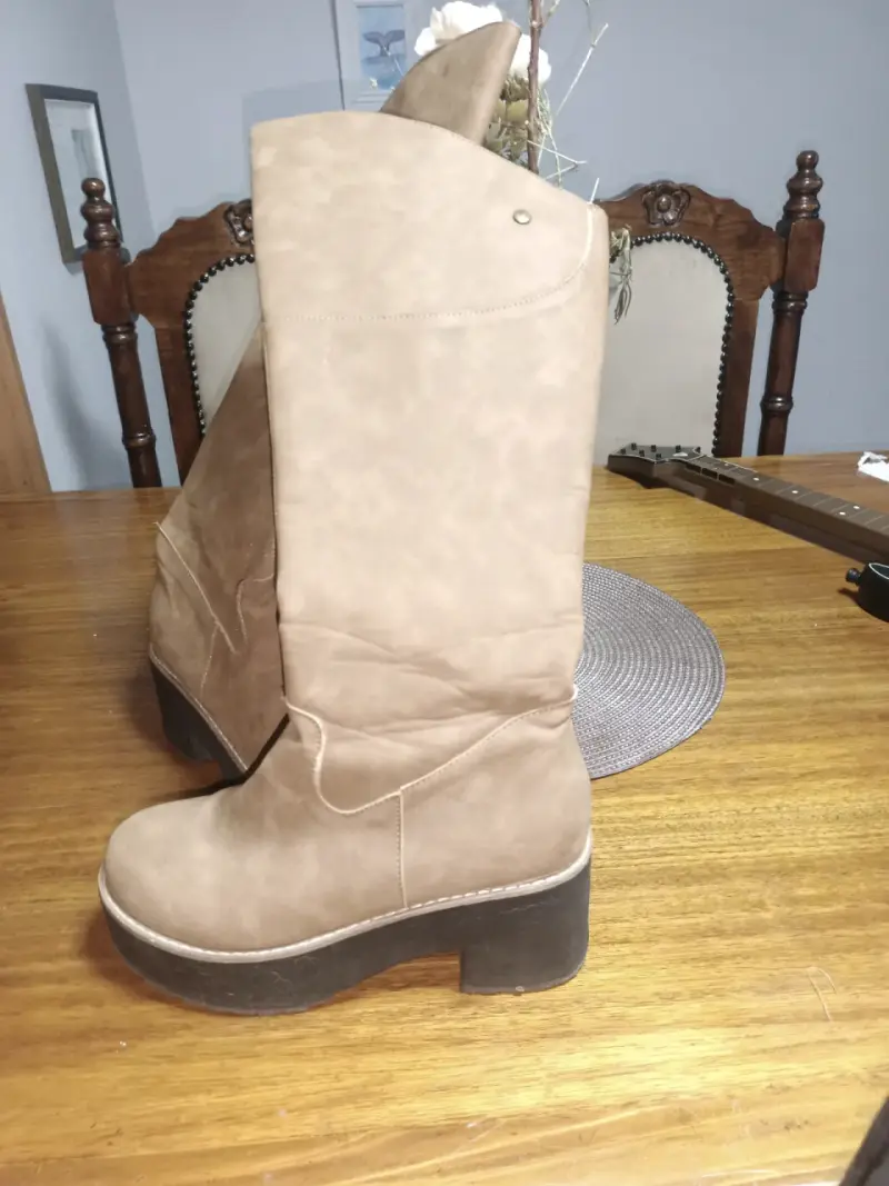 Botas de plataforma beige para mujer - 1