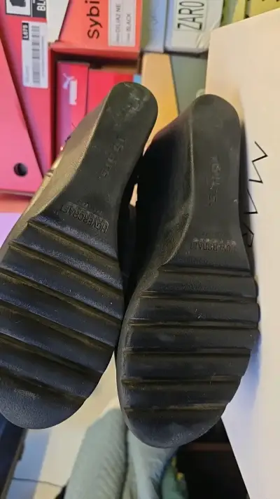 Botas negras de cuero con plataforma - miniatura 4