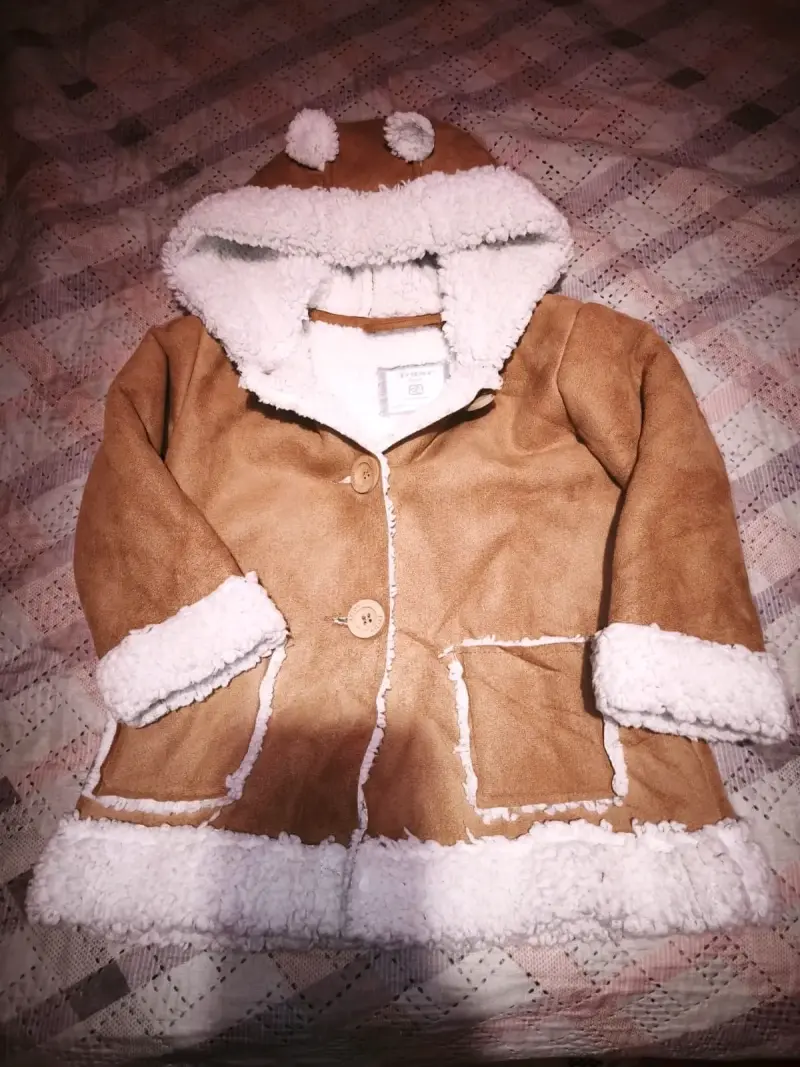 Abrigo de niño con capucha y forro polar - 4