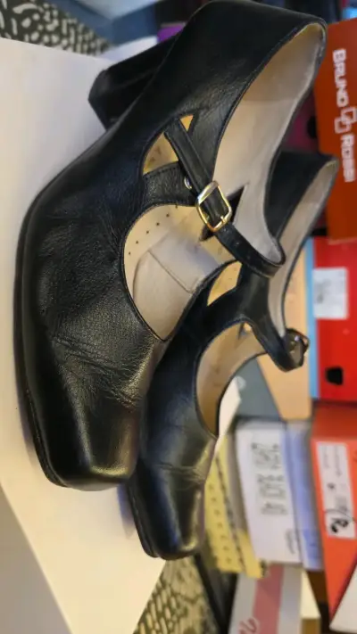Zapatos de Tacón Negro con Hebilla de cueca - miniatura 1