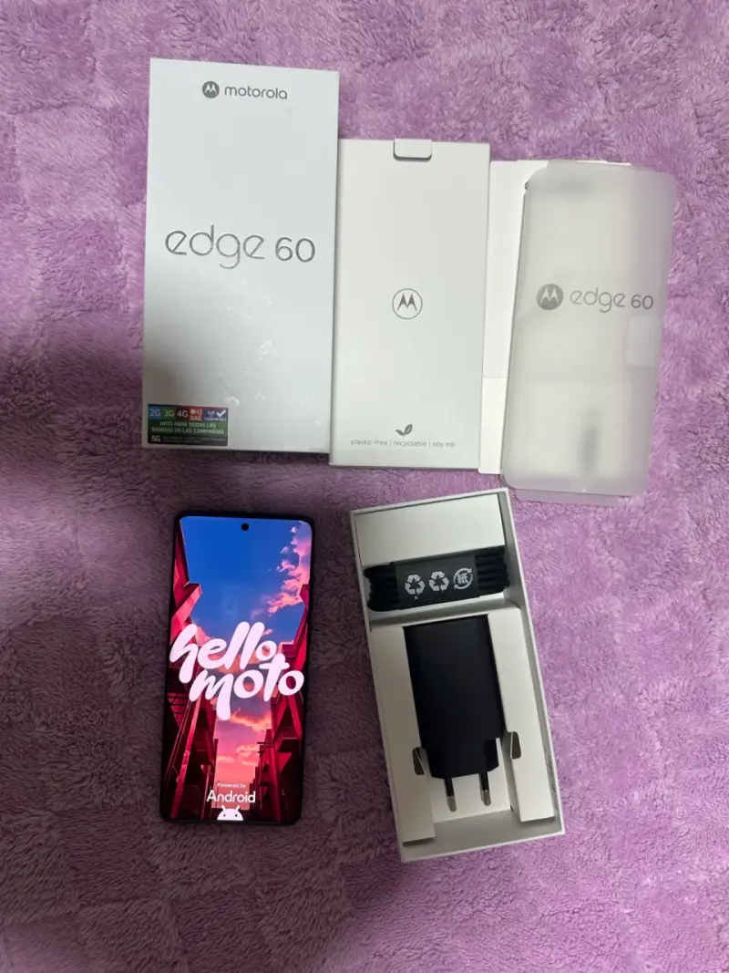 Smartphone Motorola Edge 60 Azul con Caja - 4