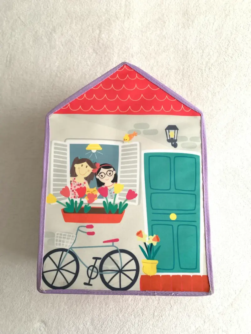 Casa de muñecas plegable con cama y accesorios - 3