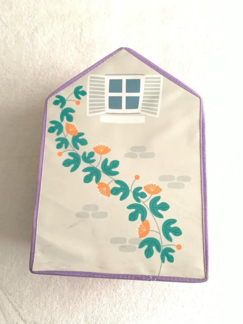 Casa de muñecas plegable con cama y accesorios - 4