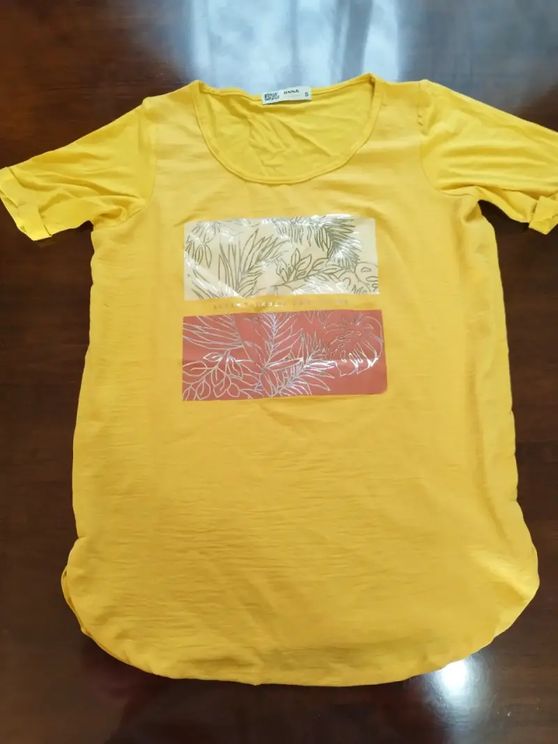 Polera amarilla con diseño floral BNNA Collection - 2