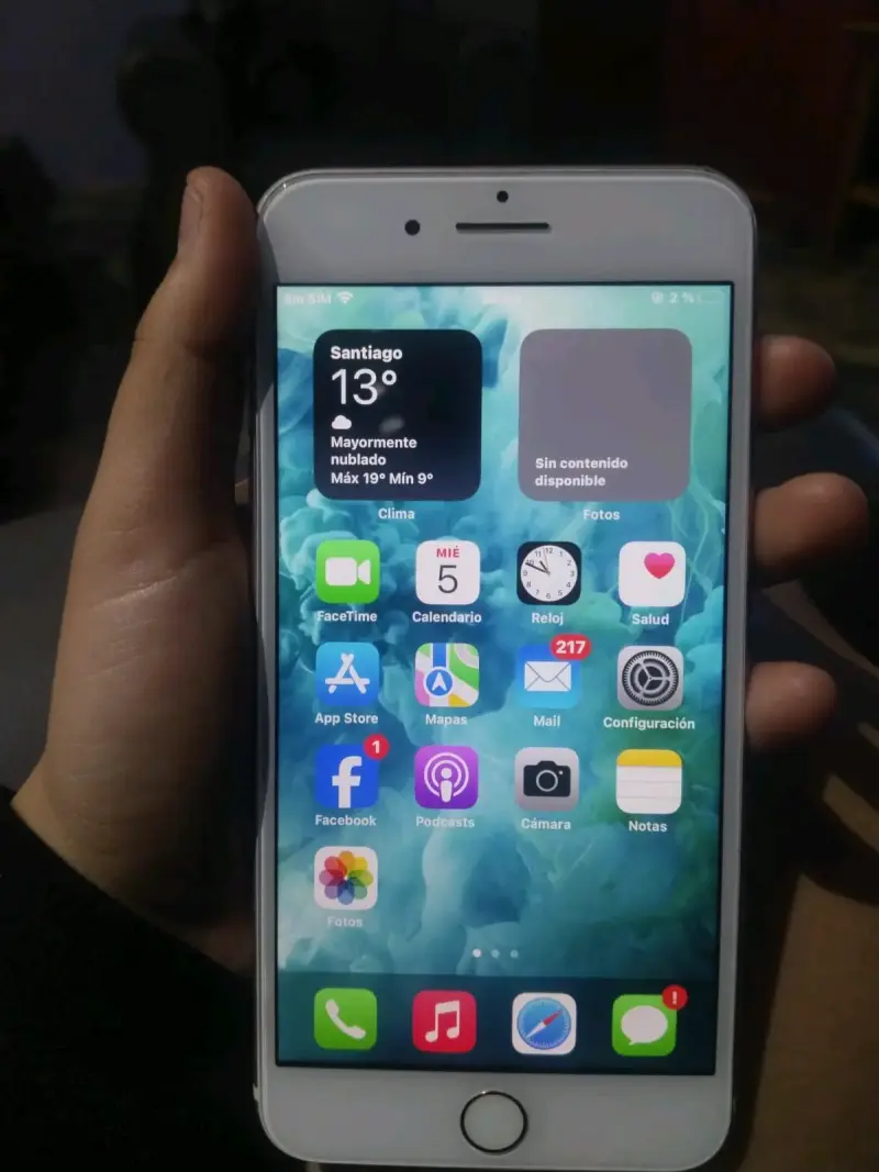 iPhone 7 Plus 32GB en buen estado - 1