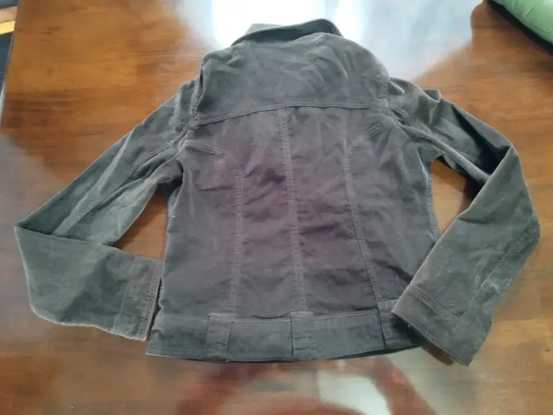 Chaqueta de pana café para mujer con cierre