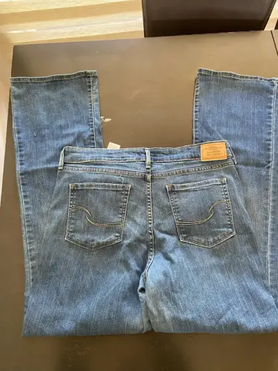 Jeans de mujer azul clásico - miniatura 3