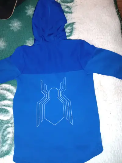 Polerón azul con capucha Adidas Marvel para niños - miniatura 4