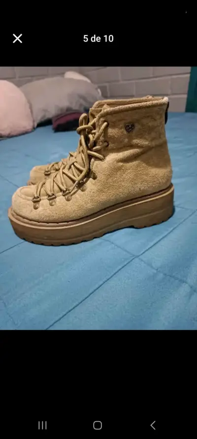 Botas de gamuza beige con plataforma - miniatura 2