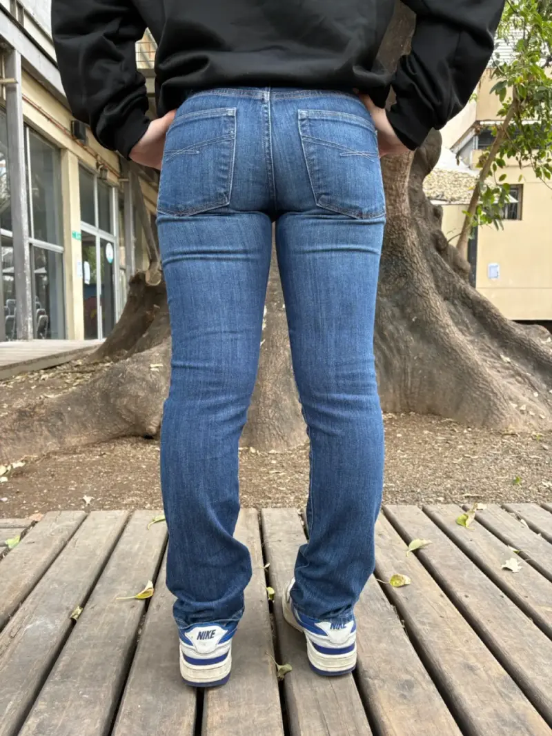 Jeans ajustados azul oscuro para mujer - 2
