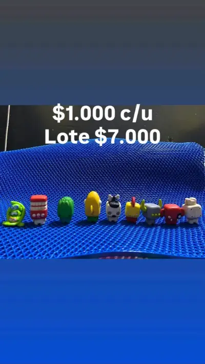 Lote de figuras coleccionables variadas - miniatura 1