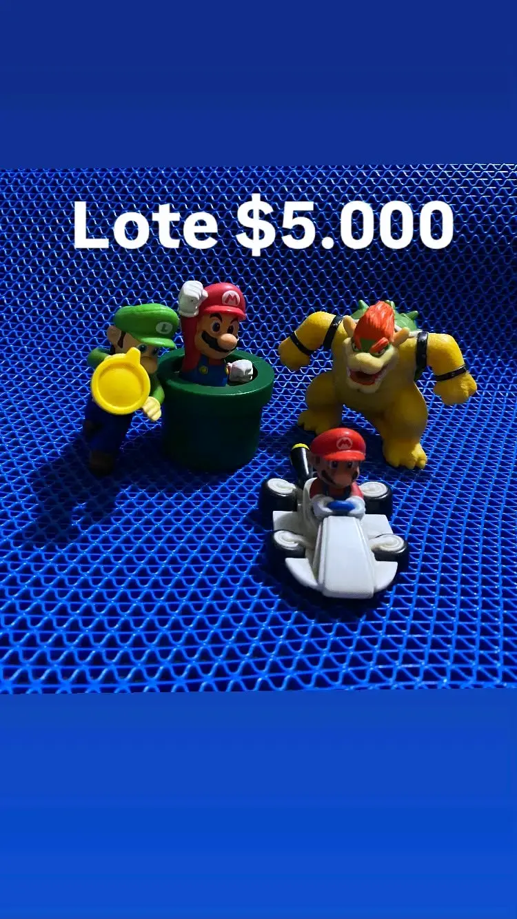 Lote de figuras coleccionables variadas - 5