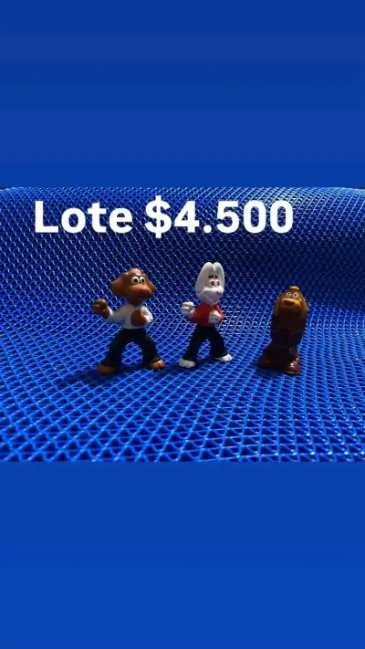 Lote de figuras coleccionables variadas - miniatura 1