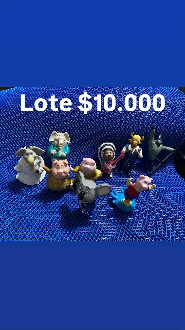 Lote de figuras coleccionables variadas - 5