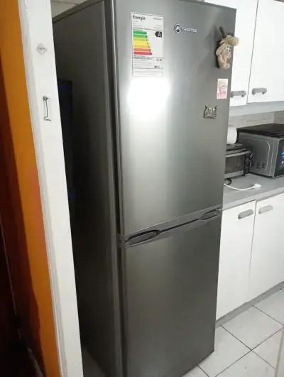 Refrigerador Mademsa de acero inoxidable - miniatura 1