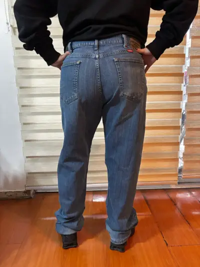 Jeans de hombre azul clásico - miniatura 2