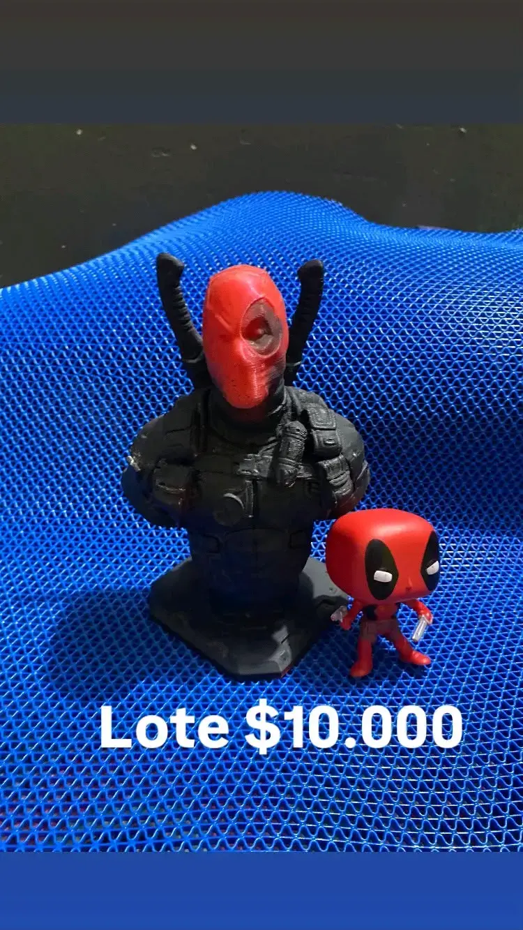Lote de figuras coleccionables variadas - 3