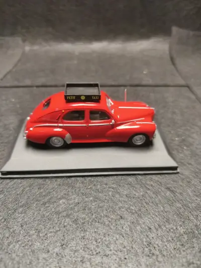escala Peugeot 203 Casablanca 1960 + base giratori - miniatura 3