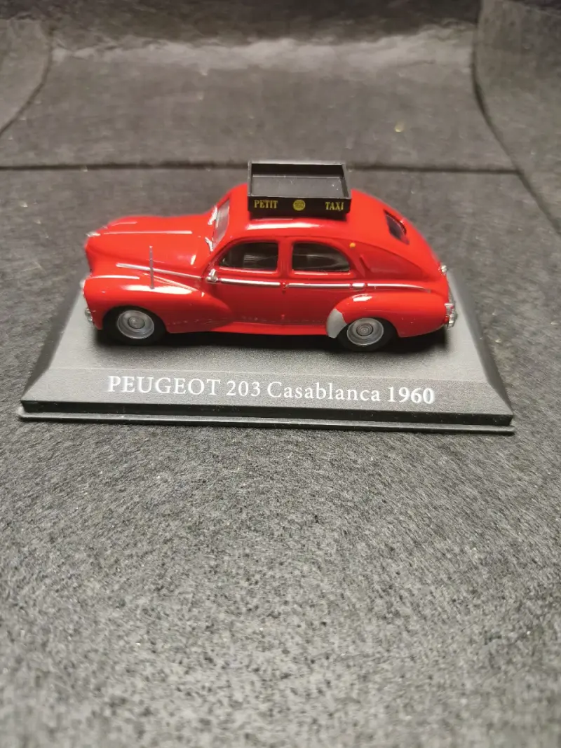 escala Peugeot 203 Casablanca 1960 + base giratori - 4