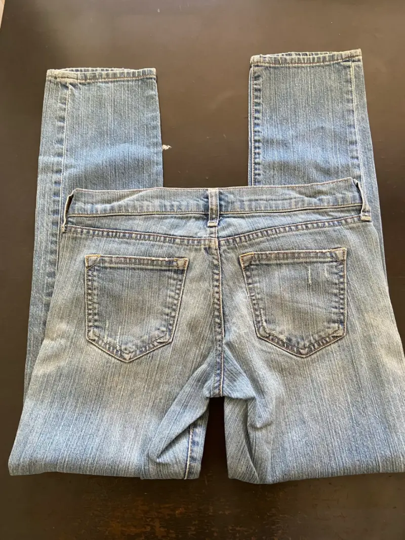 Jeans ajustados de mezclilla azul para mujer - 3