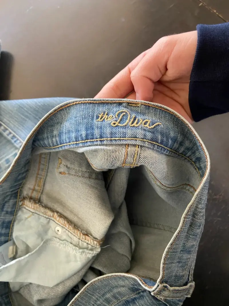 Jeans ajustados de mezclilla azul para mujer - 4