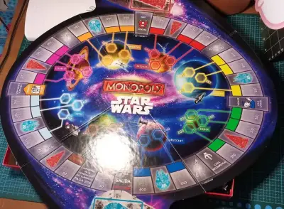 Juego de Mesa Monopoly Star Wars Edición Especial - miniatura 3