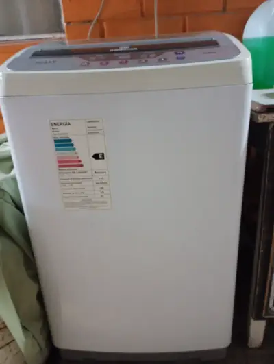 Lavadora Mademsa Fuzzy Logic 9.5kg en buen estado - miniatura 1
