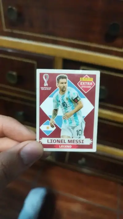 Láminas de colección Panini Cristiano Ronaldo y Lionel Messi - miniatura 4