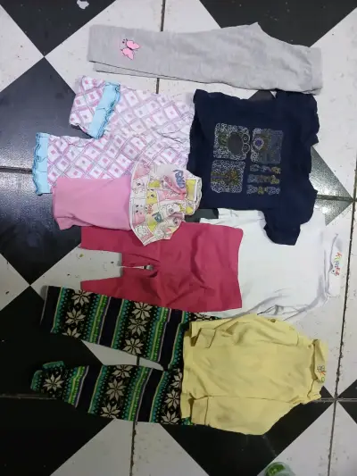 Lote de ropa infantil variada para niñas 2-3 años - miniatura 2