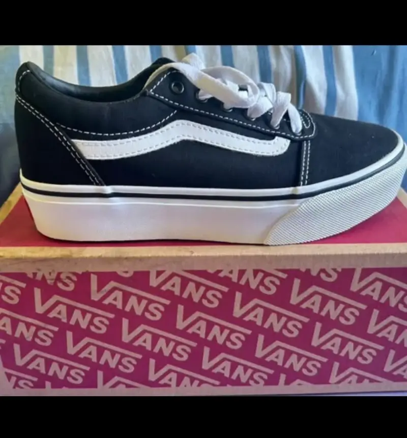 Zapatillas Vans n34 Ward Platform negras y blancas - 1
