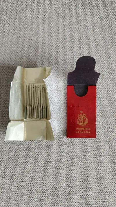 Antiguas agujas para coser a máquina - miniatura 3