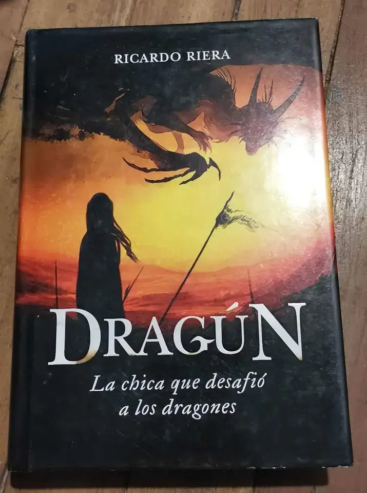 Libro Dragún: La Chica Que Desafió a los Dragones - 1