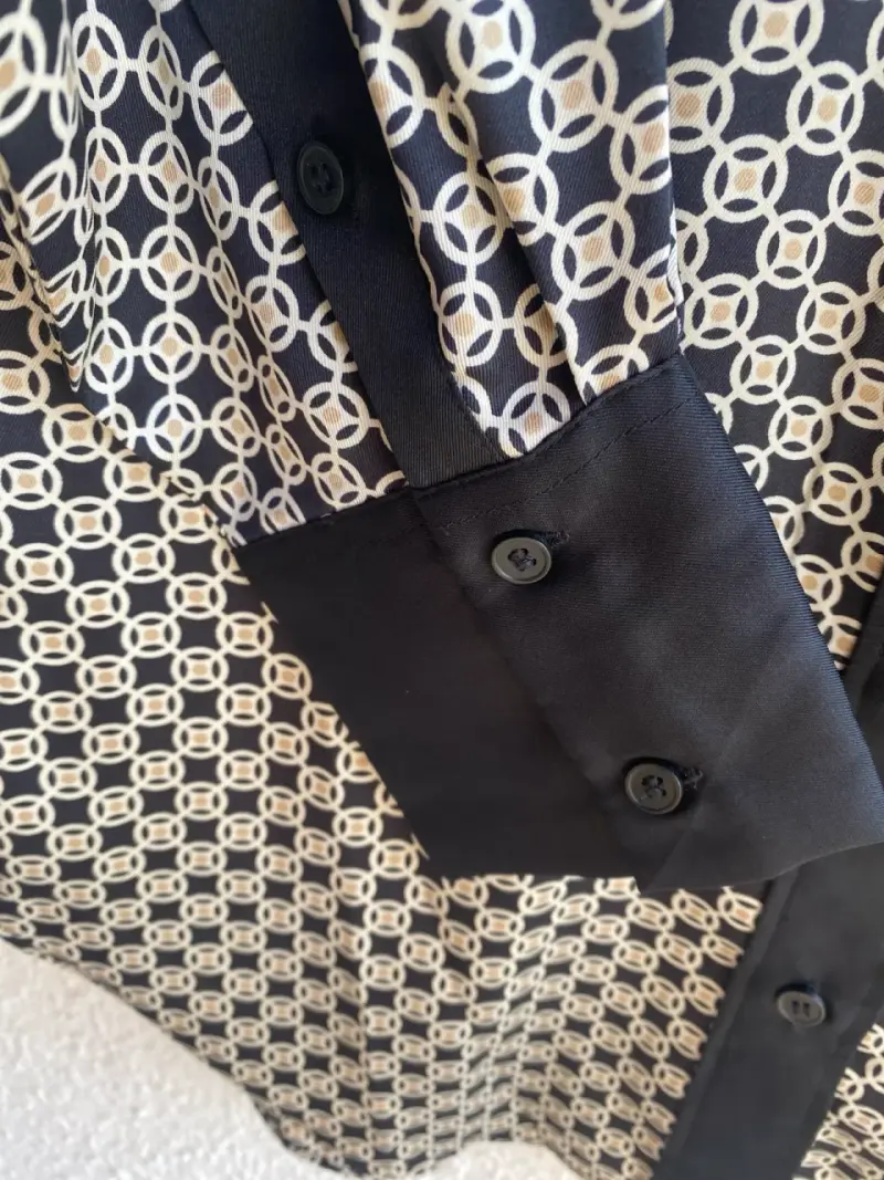 Camisa estampada de mujer H&M en blanco y negro - 3