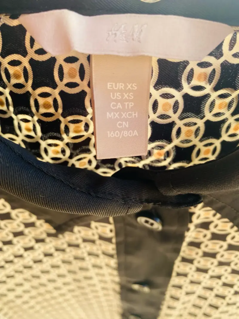 Camisa estampada de mujer H&M en blanco y negro - 4