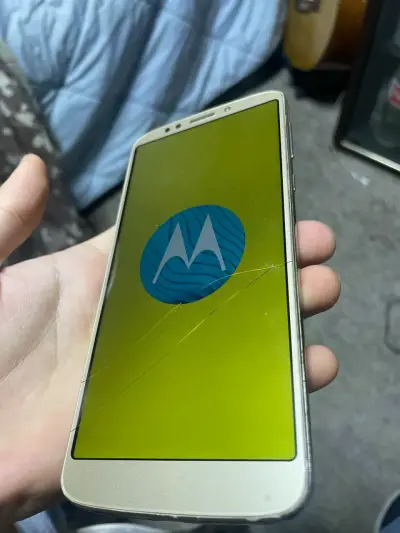 Motorola E5 plus - miniatura 3