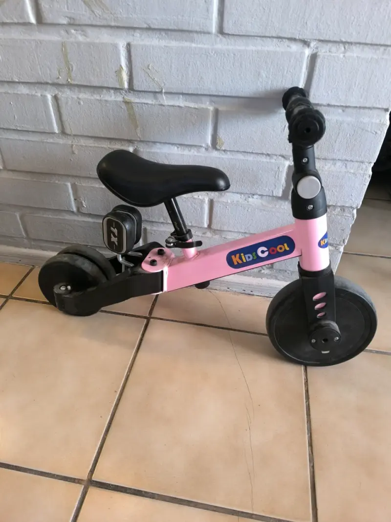 Triciclo infantil rosa Kid's Cool con pedales - 2
