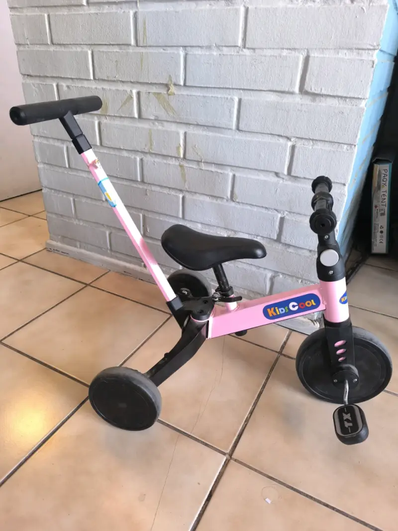 Triciclo infantil rosa Kid's Cool con pedales - 3