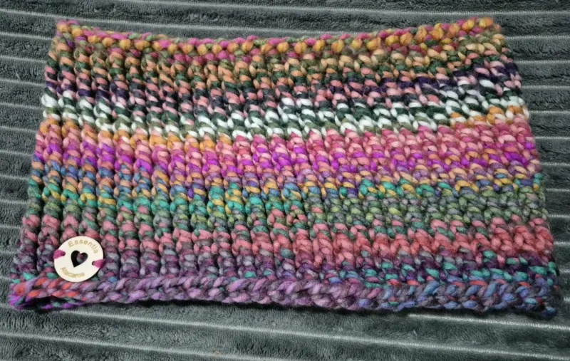 Cuello de lana multicolor hecho a mano - 1