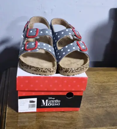 Zapatillas niña Calpany  2 Amarillas Talla 30 Nuev - miniatura 3