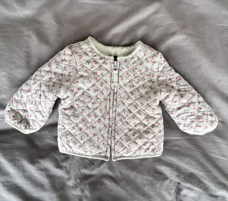 Chaqueta acolchada 6-9 meses con diseño floral - 1