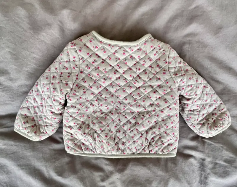 Chaqueta acolchada 6-9 meses con diseño floral - 3
