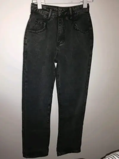 Jeans negros de mezclilla para mujer - miniatura 1