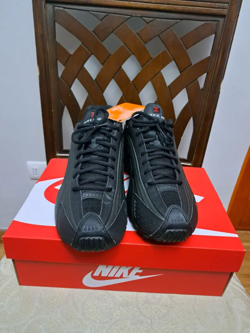 Zapatillas Nike Shox R4 Negras para Hombre - 2