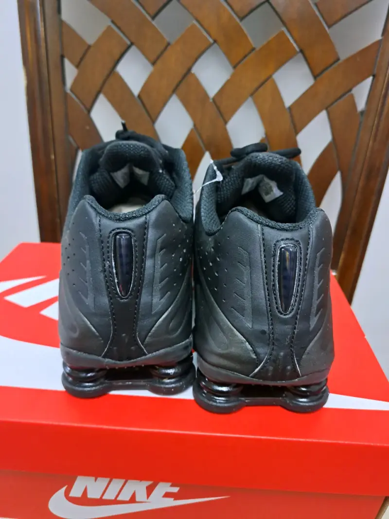Zapatillas Nike Shox R4 Negras para Hombre - 3