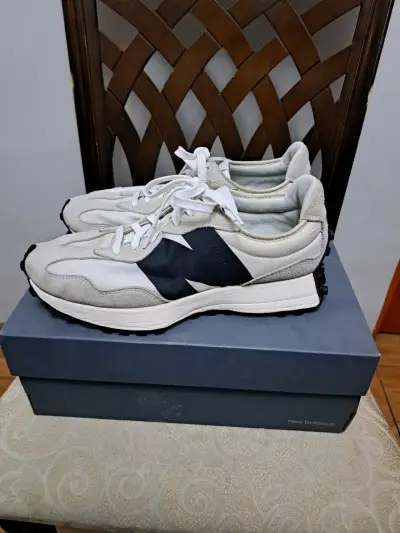Zapatillas New Balance MS327FE Blancas y Negras - miniatura 1