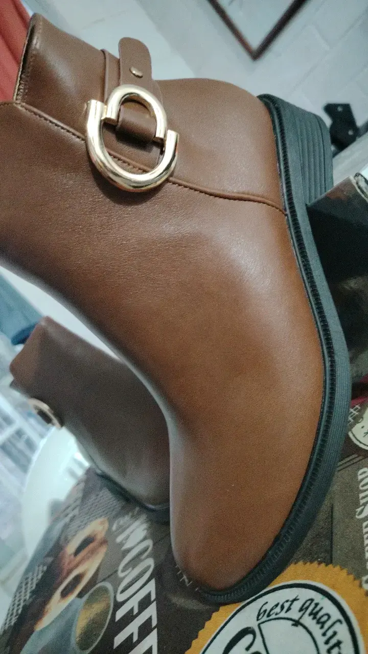 Botines de cuero marrón con hebilla metálica - 2