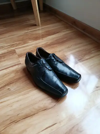Zapatos de cuero negros para hombre - miniatura 1