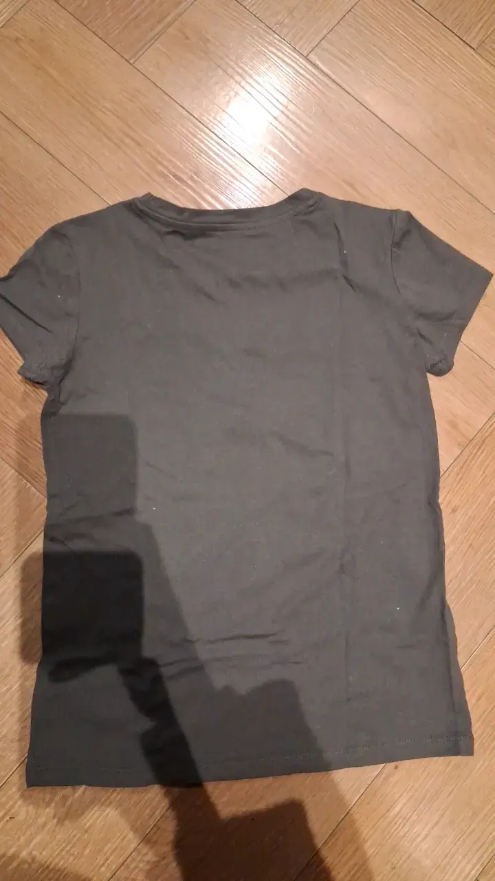 Polera gris oscuro  con diseño Star Rats - 2